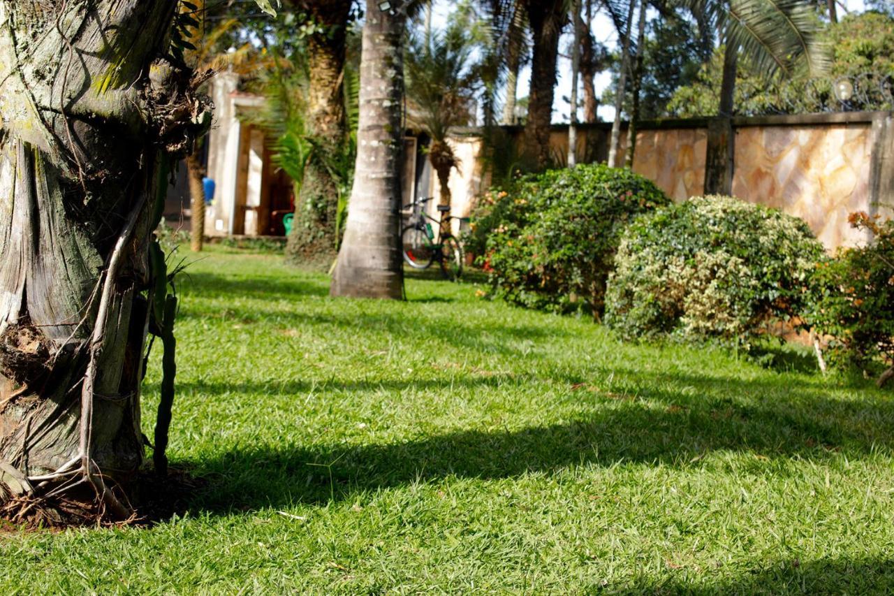 Entebbe Palm Hotel Esterno foto