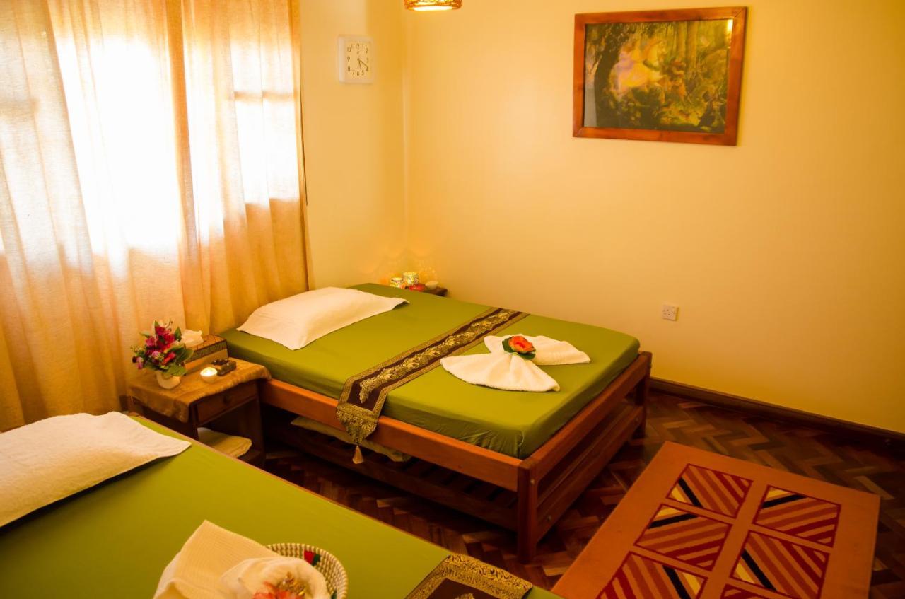 Entebbe Palm Hotel Esterno foto